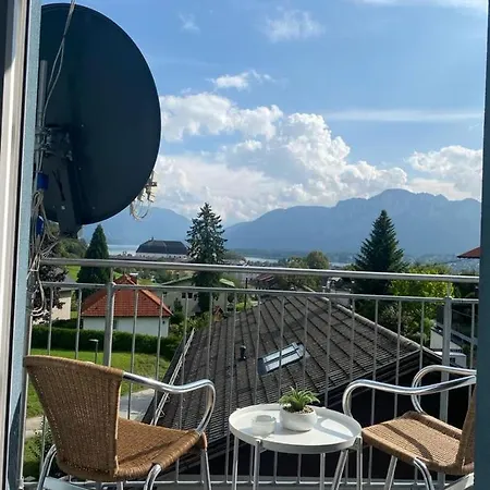 Lara Apartman *